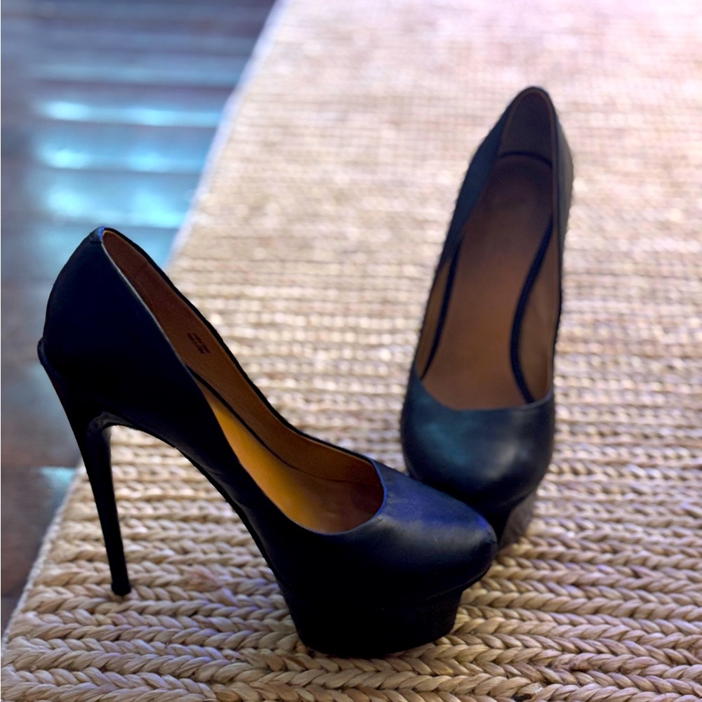 L.A.M.B. High Heel Platform Pumps (36.5)